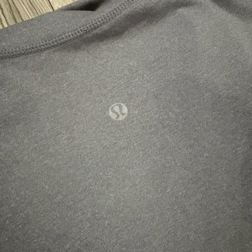 Women’s Lululemon Logo Jacket in Gray Size 12 - Picture 7 of 7